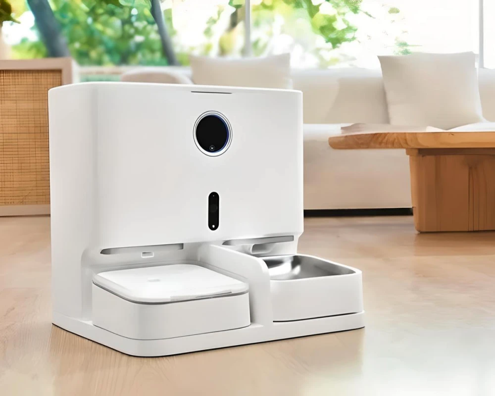 pet feeder with camera